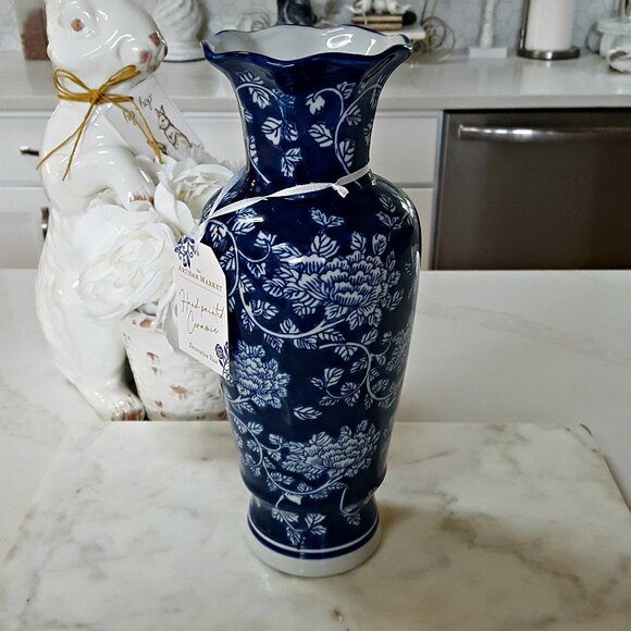 NEW! EXQUISITE Blue & White TOILE Ruffle TOP VASE - Picture 3 of 4
